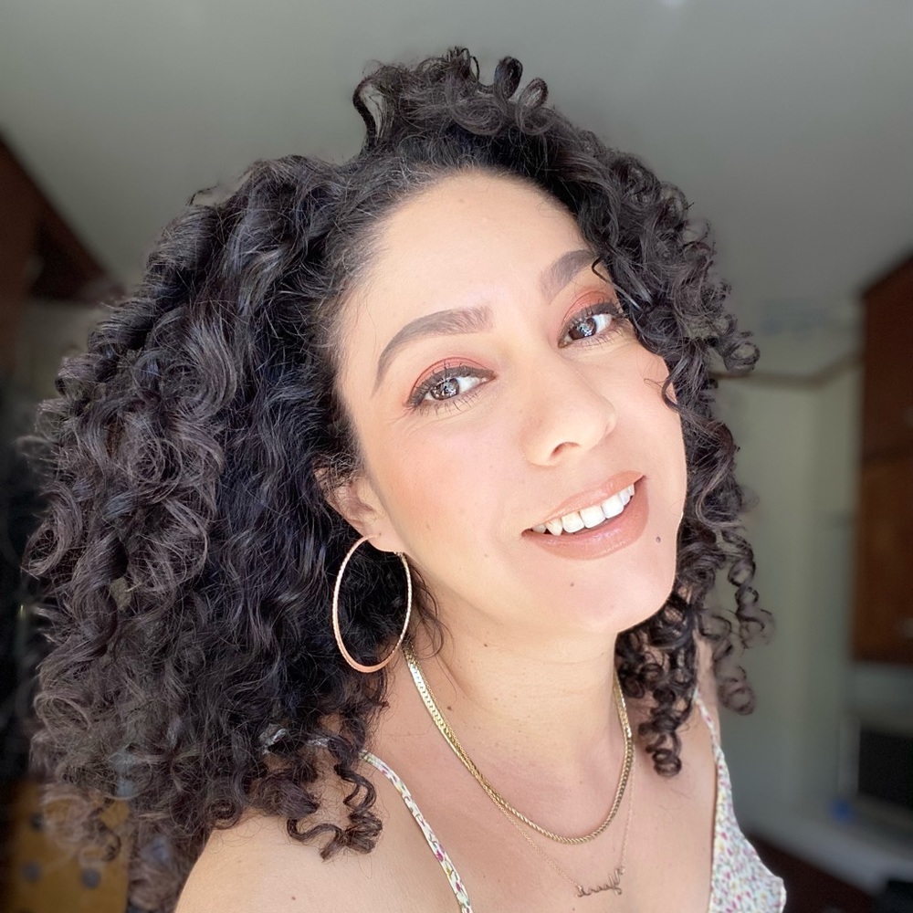 Meet your Posher, Yoana